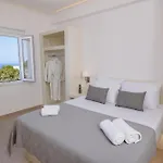 Theophrasti Apartment *