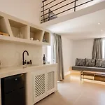 Apartment Theophrasti *