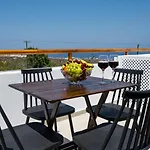 Theophrasti Apartment