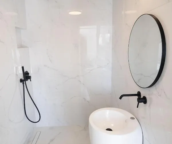 Lägenhet Theophrasti *