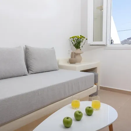 Theophrasti Foinikiá