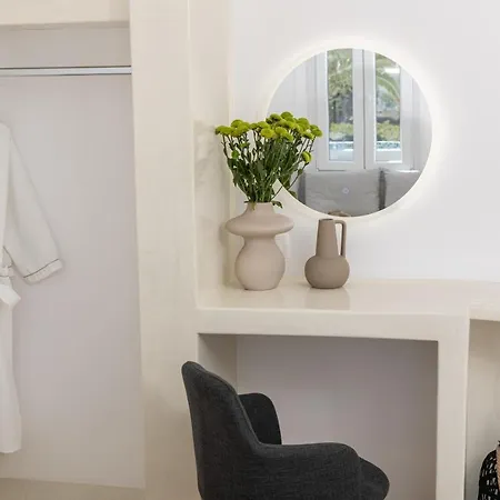 Theophrasti Apartamento