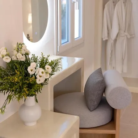 Apartment Theophrasti