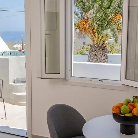 Theophrasti Apartamento *