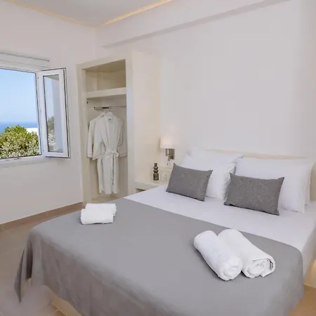 Theophrasti Apartamento *