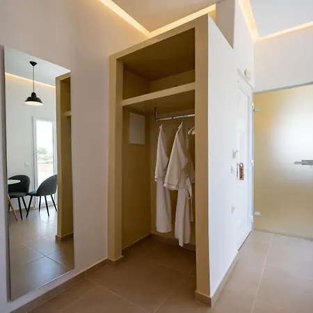 Theophrasti Apartment Foinikia (Santorini)