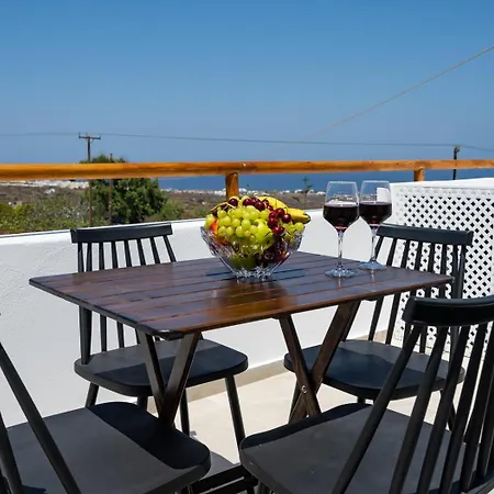 Theophrasti Apartamento