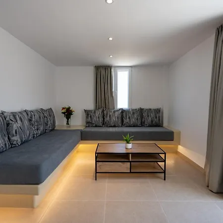 Theophrasti Apartamento