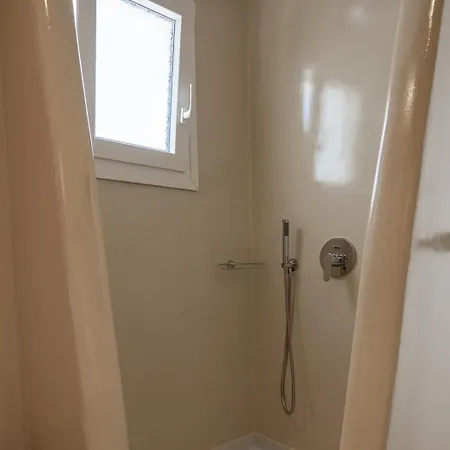 Theophrasti Apartment *