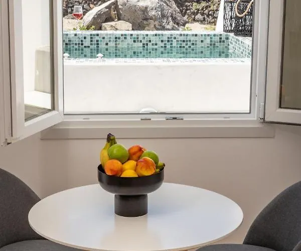 Theophrasti شقة Foinikiá