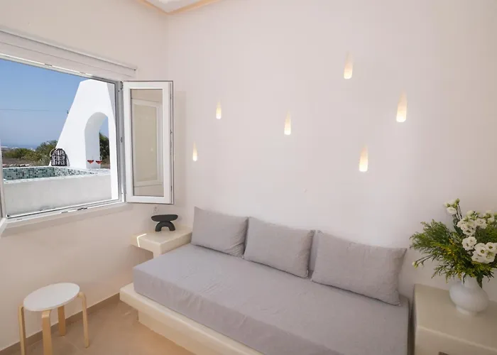 شقة Theophrasti Foinikiá