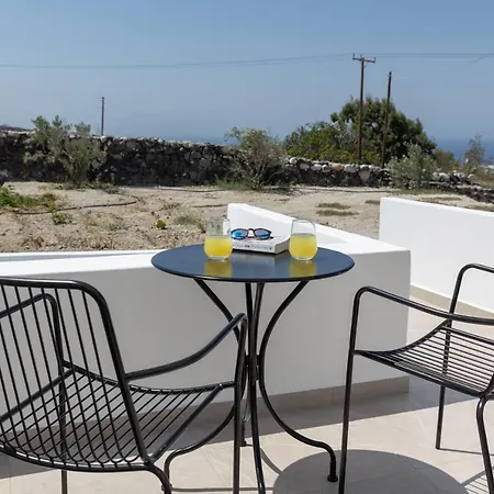 Апартаменты Theophrasti Foinikia (Santorini)
