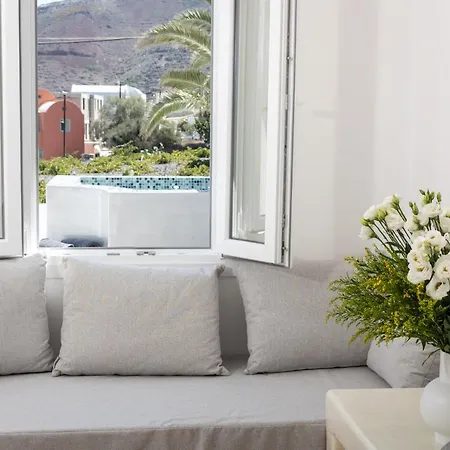 Апартаменты Theophrasti Foinikia (Santorini)