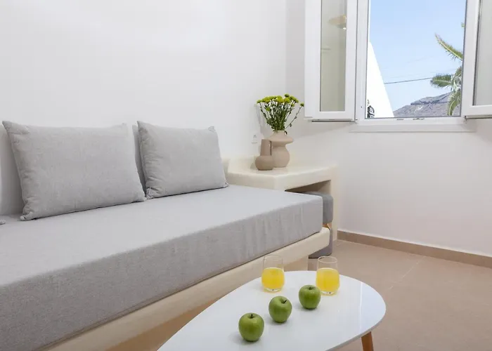 Theophrasti Foinikia (Santorini)