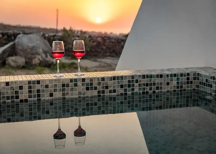 Апартаменты Theophrasti Foinikia (Santorini)